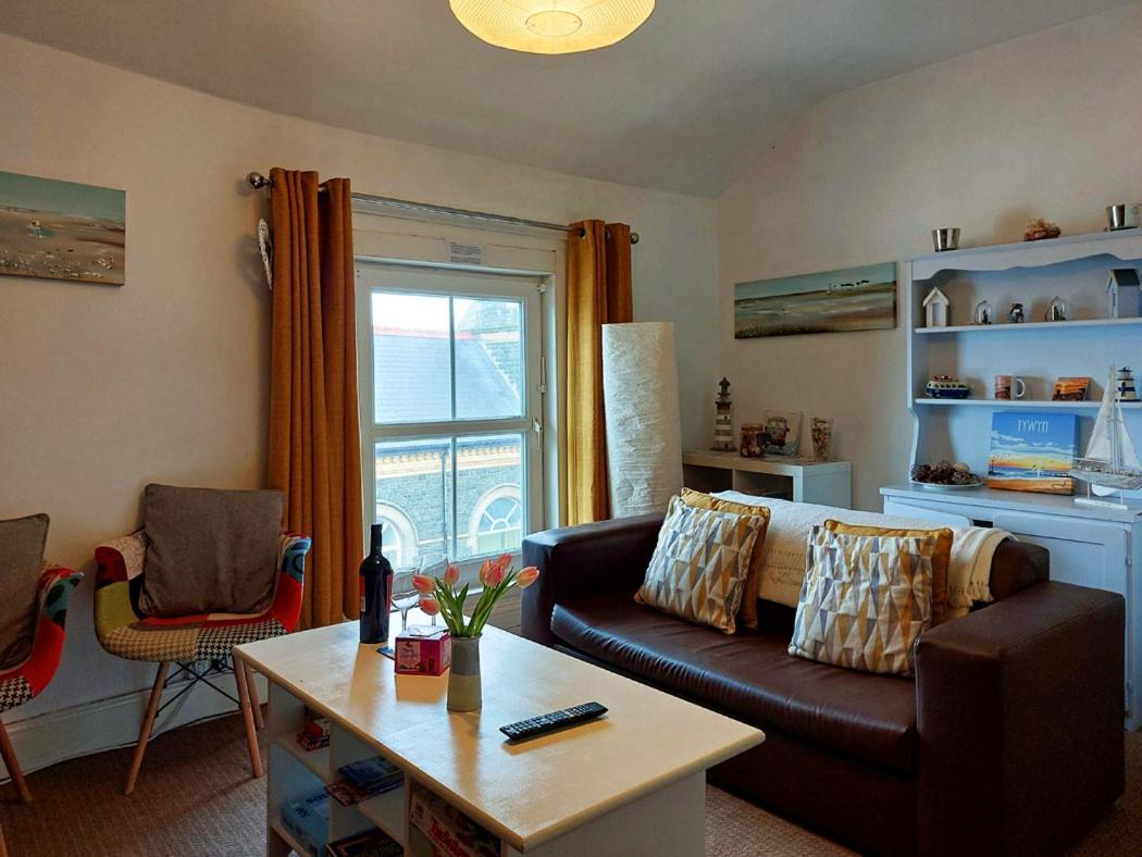 Salt Marsh Apartment Tywyn Esterno foto