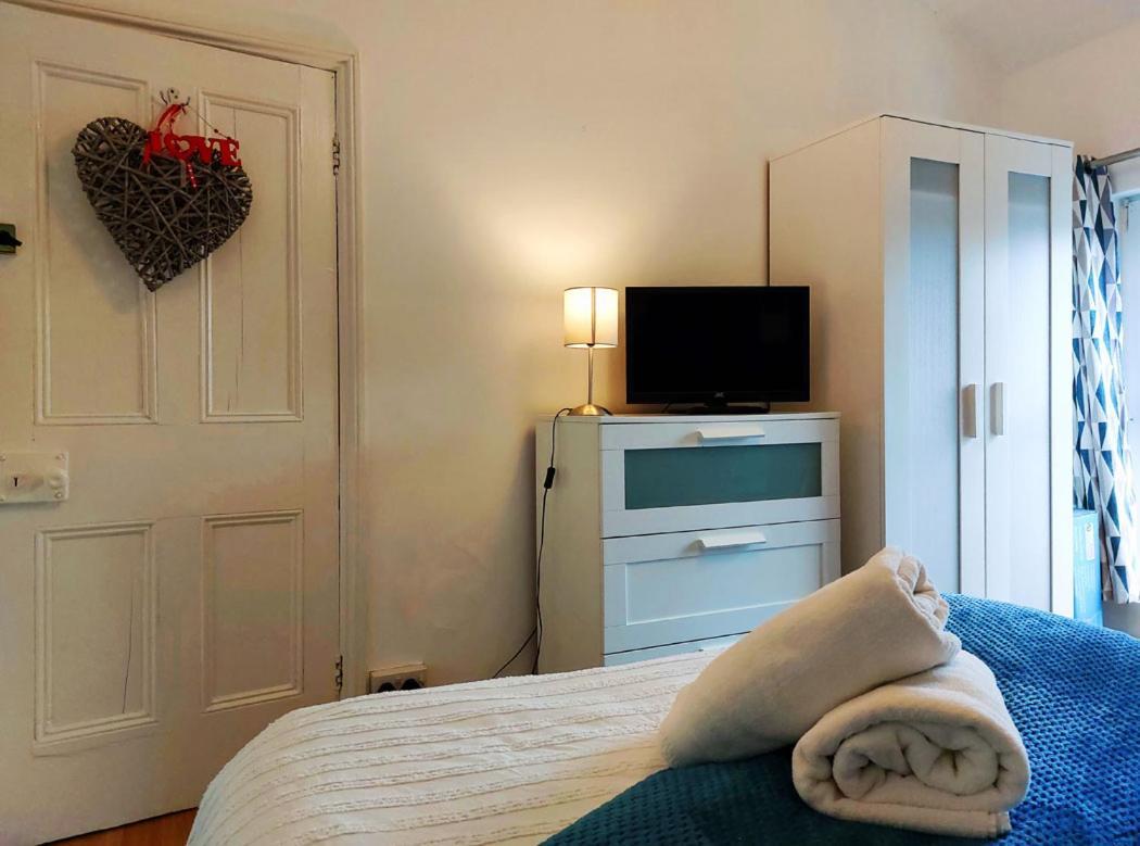 Salt Marsh Apartment Tywyn Esterno foto