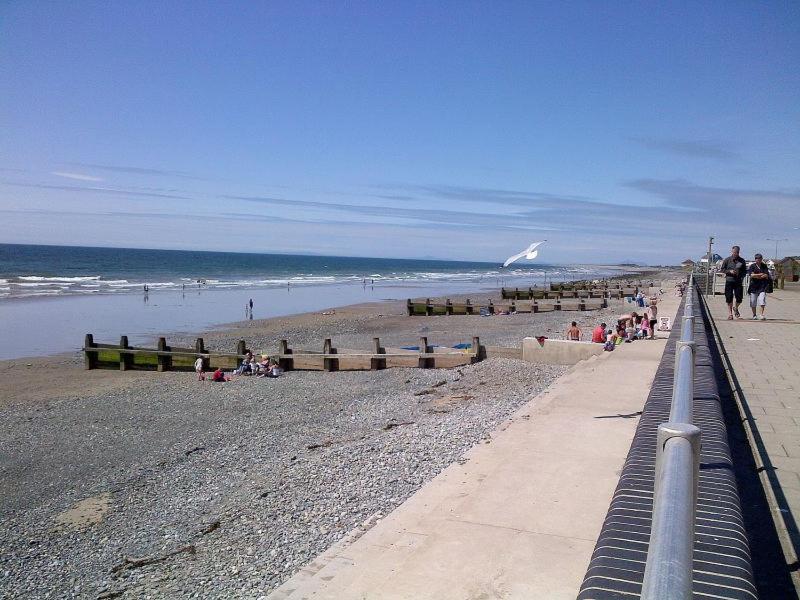 Salt Marsh Apartment Tywyn Esterno foto